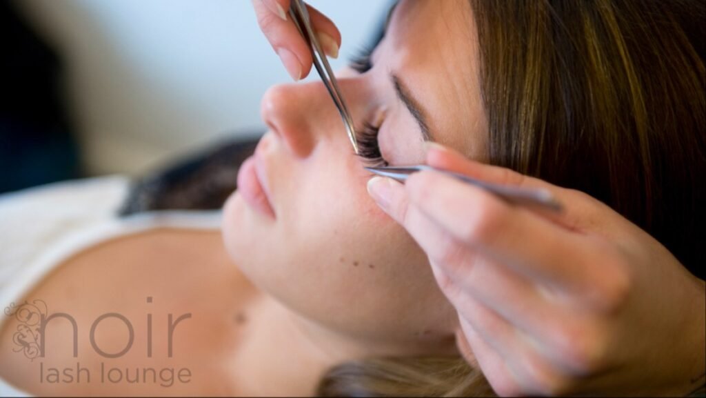 Noir Lash Lounge