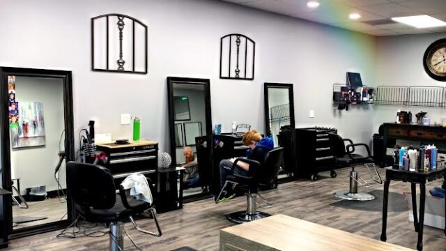 Salon Smitten