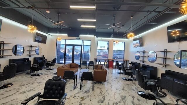 Royale Cuts at Seatac